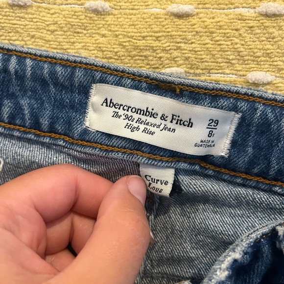 Abercrombie Curve Love High Rise 90s Relaxed Jeans - Picture 4 of 4